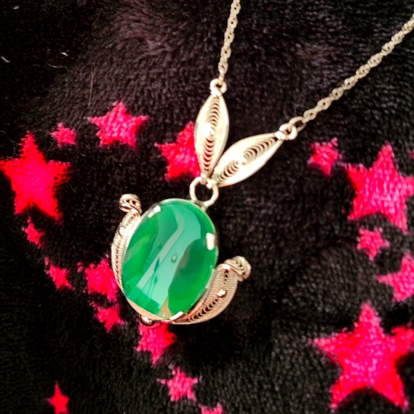 Sterling Necklace with Intricate Detail Oval Green Onyx Filigree Pendant - Picture 2 of 14